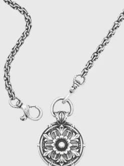 FLORAL PENDANT NECKLACE