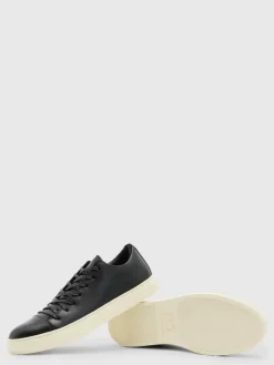 REED LOW TOP SNEAKER
