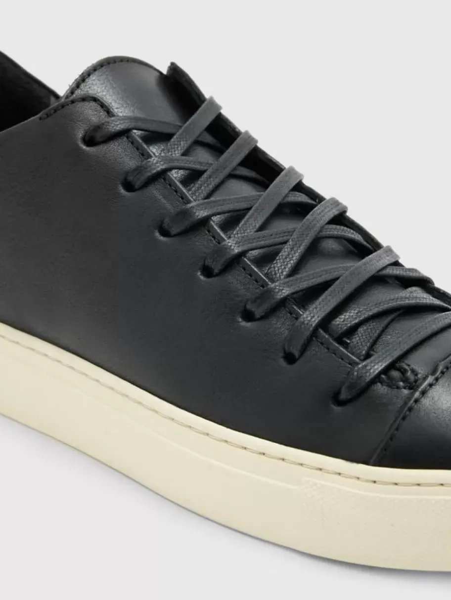 REED LOW TOP SNEAKER